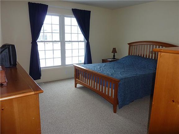 5th image of 215 Spencer Ln