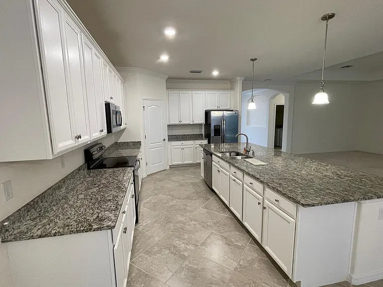 9353 Glenforest Dr — Photo 5