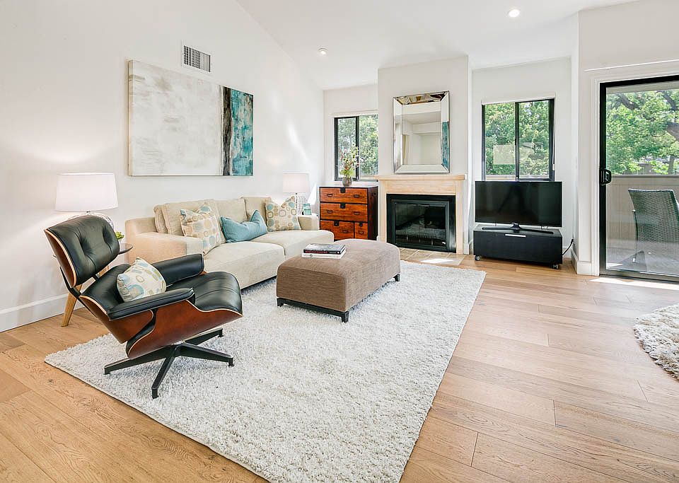 1st image of 468 Rosemont Ave