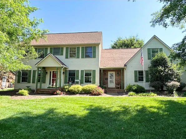 925 Oak Tree Ln, Harrisonburg, VA 22801