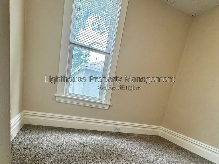 2550 Crozier Ave — Photo 12