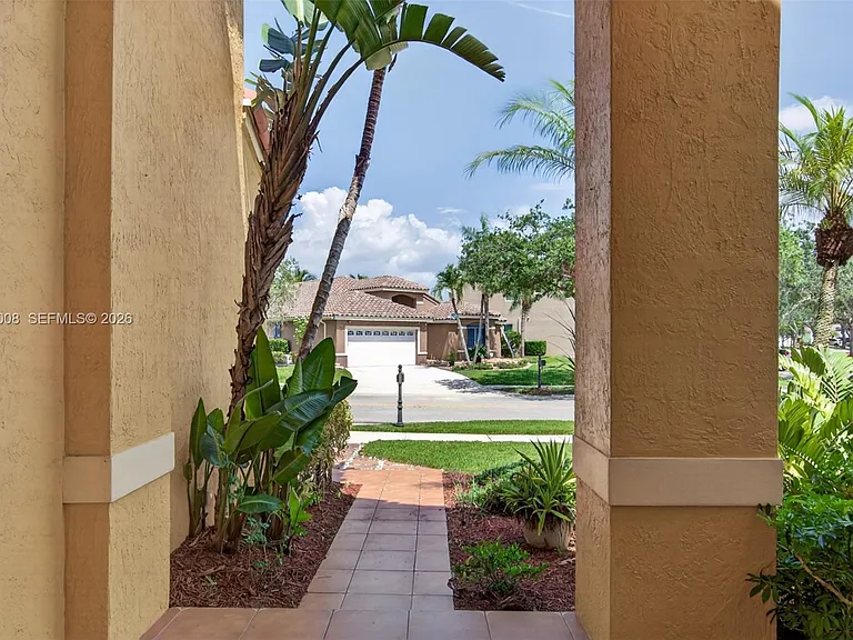 498 Cambridge Ln — Photo 42