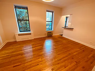 Rented by Metropolis Real Estate of Manhattan