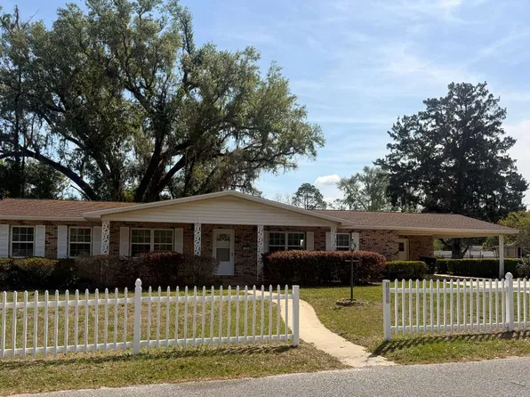 1025 White Ave SE, Live Oak, FL 32060