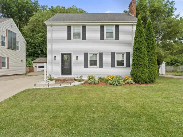 538 S Twyckenham Dr, South Bend, IN 46615