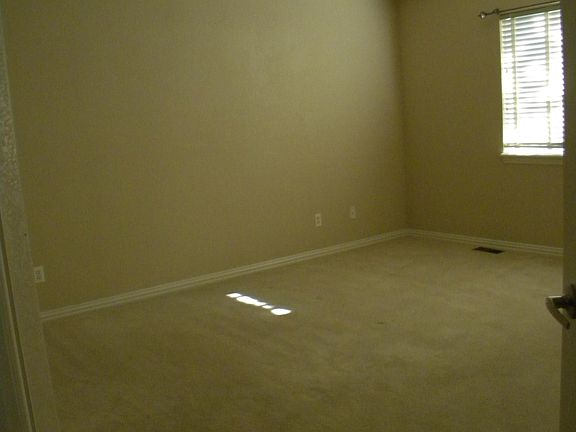 Master BR 12' 6" x 14' 2"