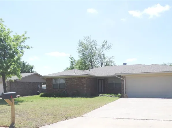 310 Crestview Dr, Elgin, OK 73538