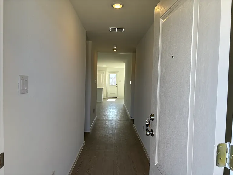 1932 Autumn Ln — Photo 4