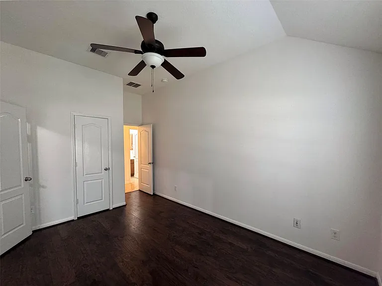 9023 Kinnel Ln — Photo 9