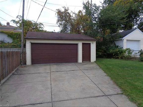 3rd image of 4821 E 90th St