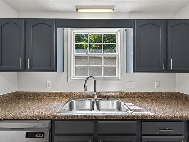 727 Acorn Dr — Photo 14