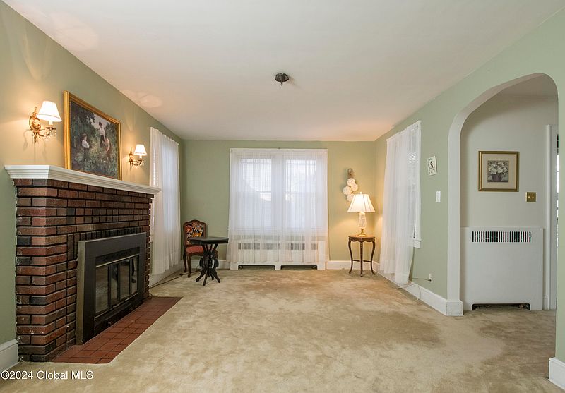 5th image of 203 Whitehall Road