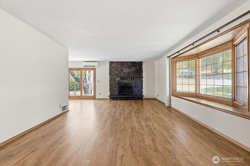 4th image of 21 Diamond Street