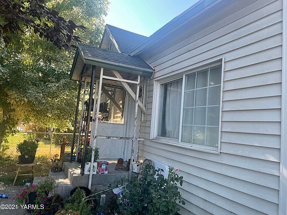 3rd image of 1208 Decatur Ave