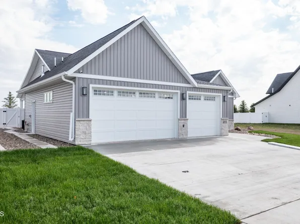 411 Lennox Dr, Bismarck, ND 58504