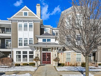 7 E Kennedy Ln APT 201, Hinsdale, IL, 60521