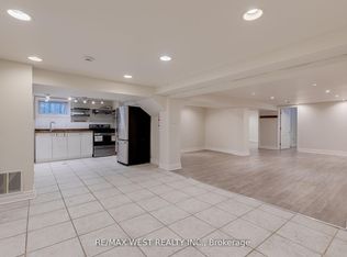 606 Conacher Dr, Toronto, ON M2M3N1