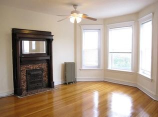 3512 N Sheffield Ave #3, Chicago, IL 60657