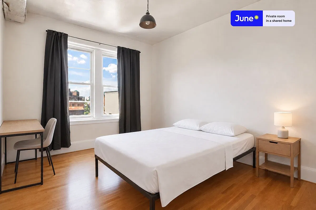 Full bedroom in 4 bed/1 bath home in Allston #458 B — Photo 1