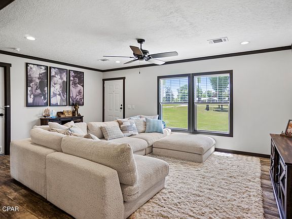 4th image of 4899 Davis Dr