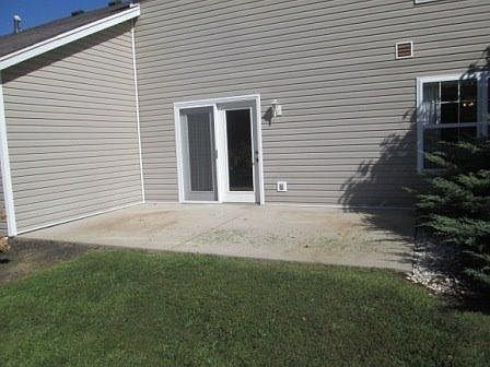 5th image of 1931 S Pointe Dr