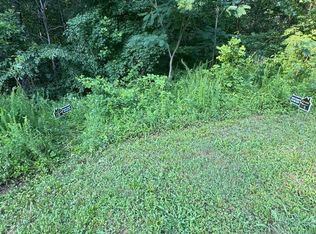 17429 Joplin Rd, Triangle, VA 22172