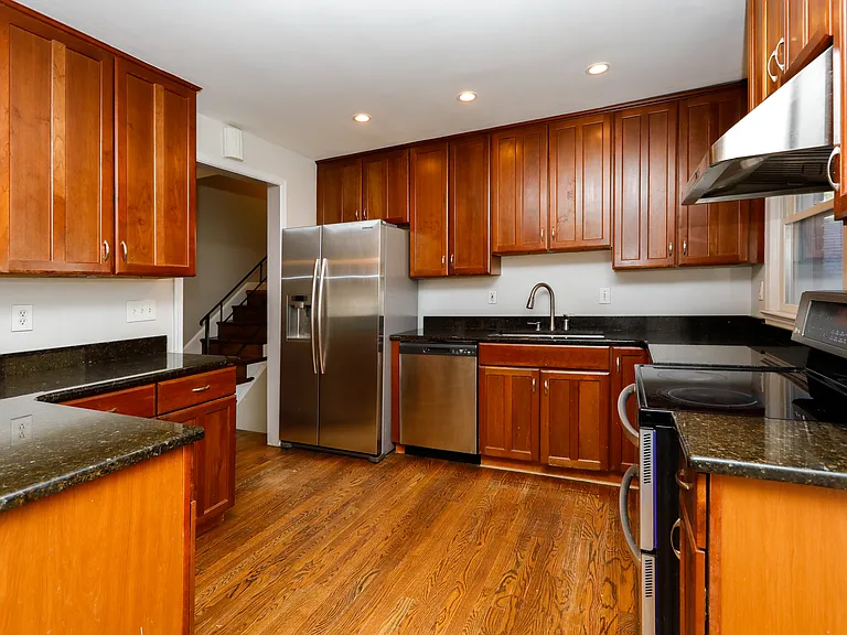 10306 Fleming Ave — Photo 11