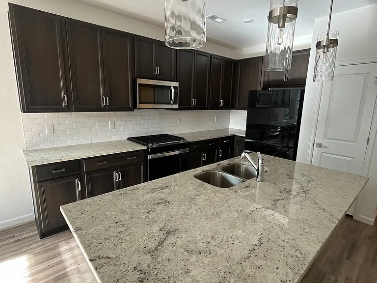 1914 Rosen Dr — Photo 7