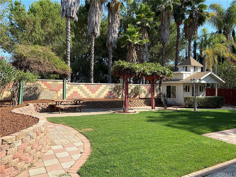 1st image of 39573 Bonaire Way