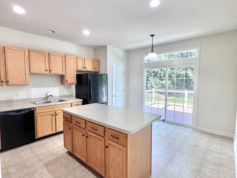 8704 Mayfair Ct — Photo 9