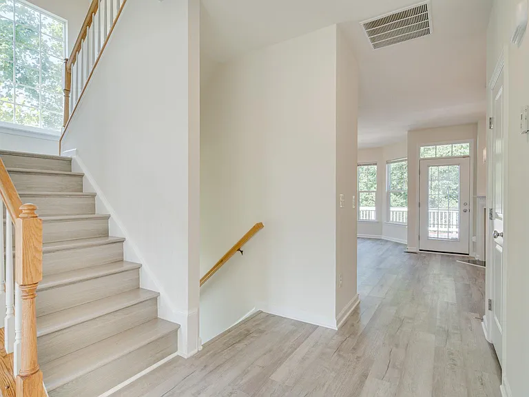 74 Pike Pl — Photo 12