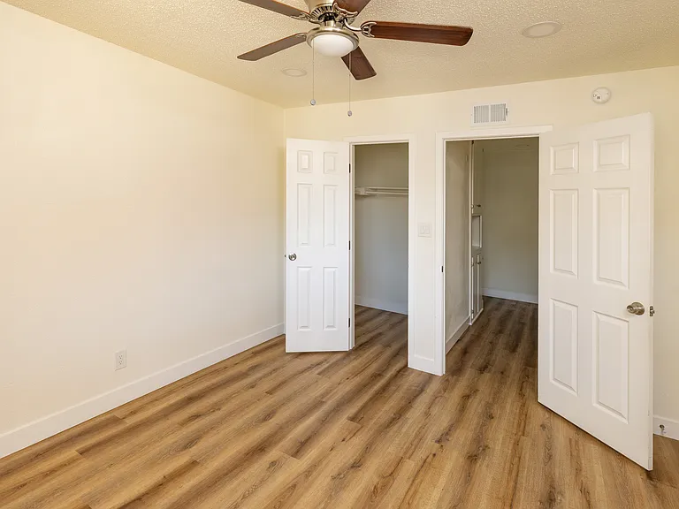 15925 S Myrtle Ave #15925 — Photo 7