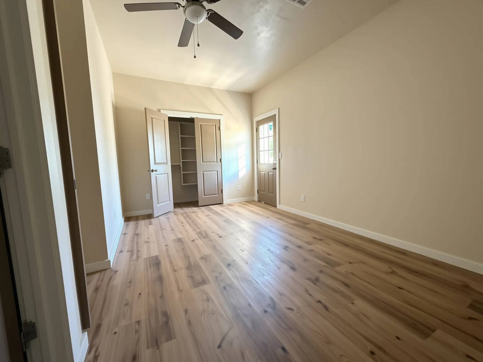 3 bed, 1110 sqft, $1,380 — Photo 2
