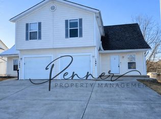 1881 Chickadee Dr, Liberty, MO 64068