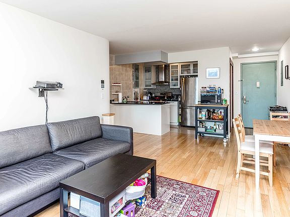3rd image of 3080 21st St APT 4B