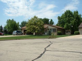 650 Elliot Dr, Union Grove, WI 53182