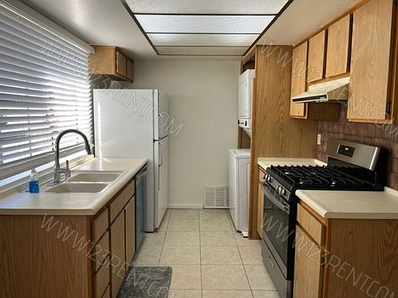 4th image of 44400 15th St E APT 8