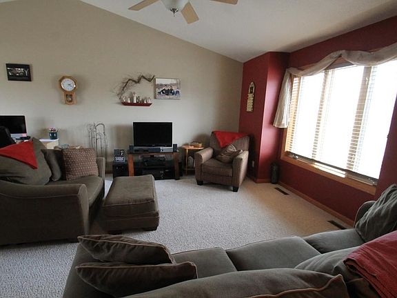 5th image of 790 25th St NE