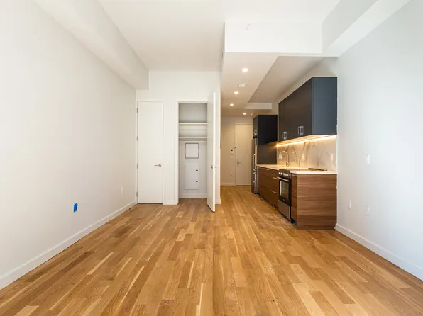 45-57 Davis St, Long Island City, NY