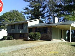 8770 Homewood Dr, Riverdale, GA