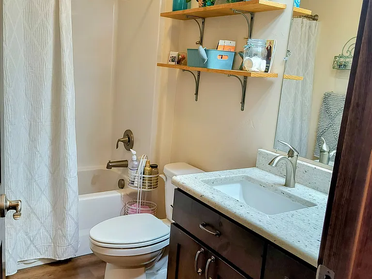 108 Yucca Ln — Photo 8