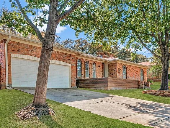 2nd image of 824 San Marcos Ln