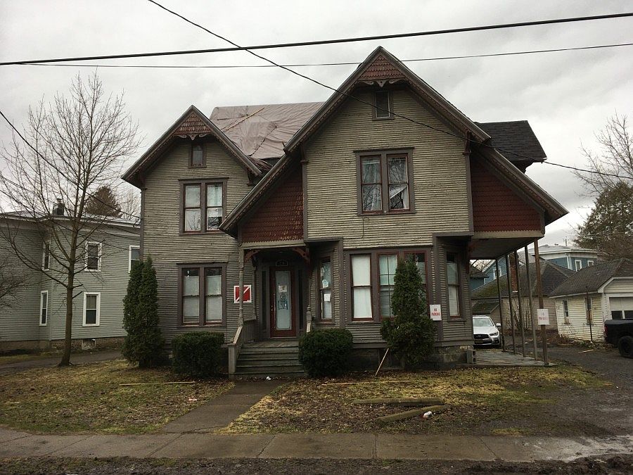 1st image of 10 Reynolds Ave