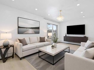 4328 W 4th St NW #201, Calgary, AB T2K1A2