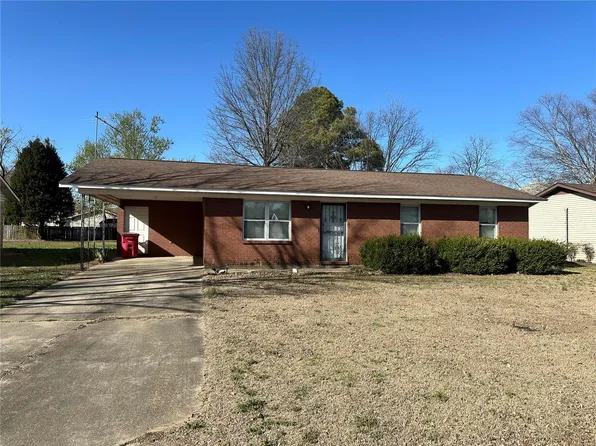 928 Arlington St, Sikeston, MO 63801