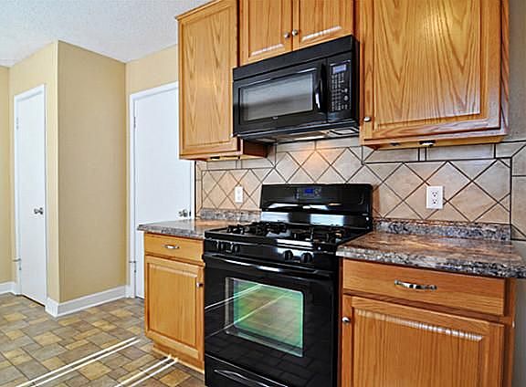 3rd image of 1614 Park Pl