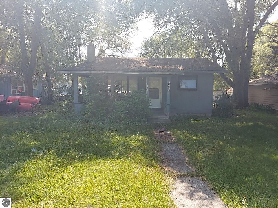 608 E Broad St, Bellaire, MI 49615 Zillow