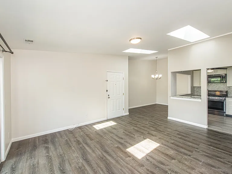 132 Robertson Way — Photo 10