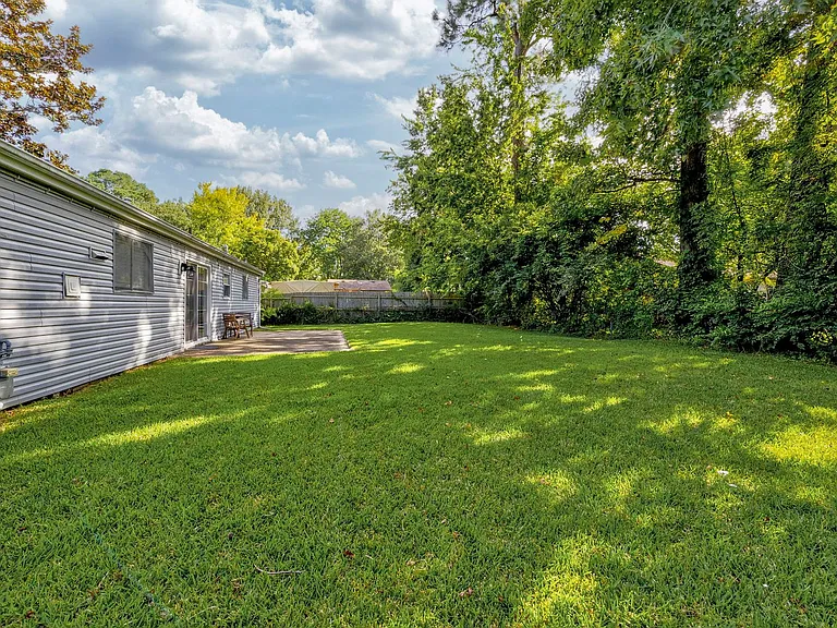413 Catalina Ave — Photo 20