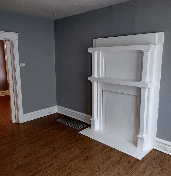1st image of 4408 S 1st St